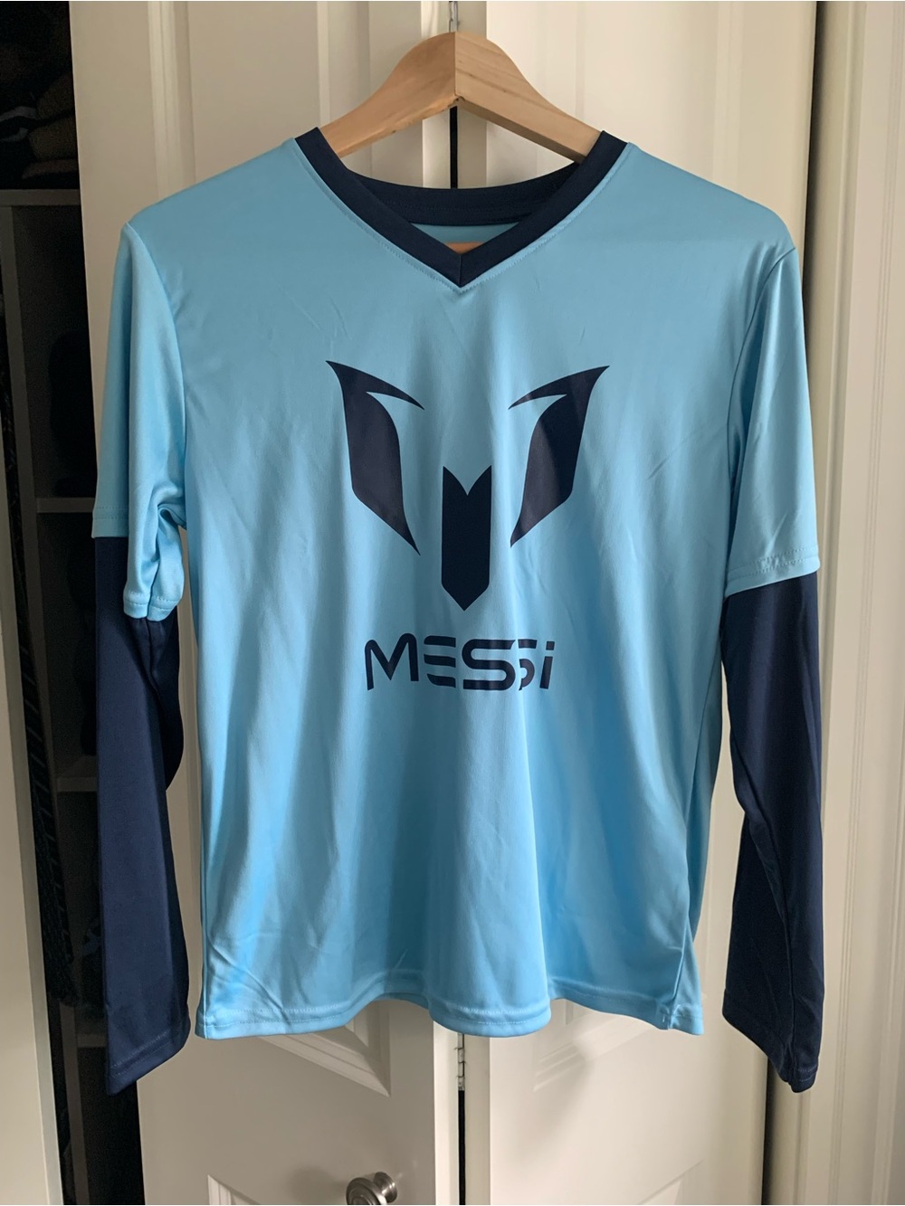 Lionel Messi Kids' Long-Sleeve Performance Jersey Sz Large (14-16)